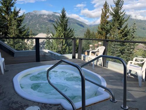 Blackcomb Apartment | Powderhorn by Whistler Blackcomb Vacation Rentals