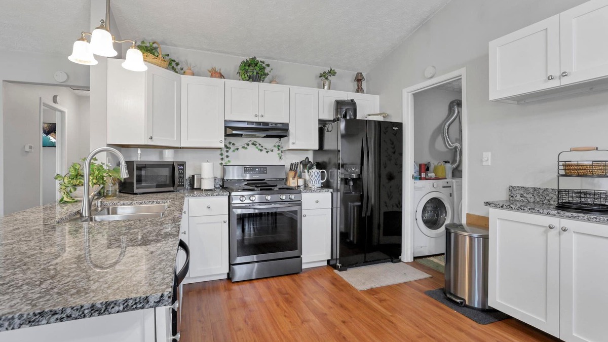 Kilbourne House | Powell Oasis: 3BR/2BA Sleeps 9