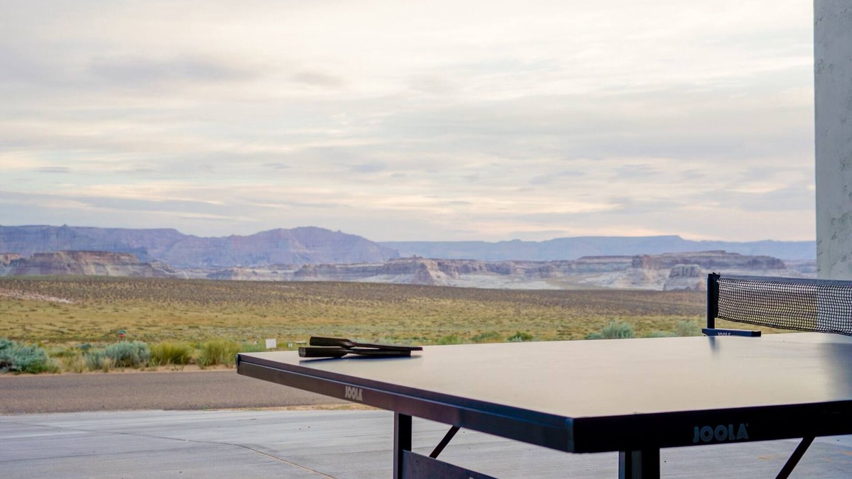 Greenehaven House | Powell Paradise: Desert Horizon Retreat w/Lake VIEWS, boat parking, sleeps 15!