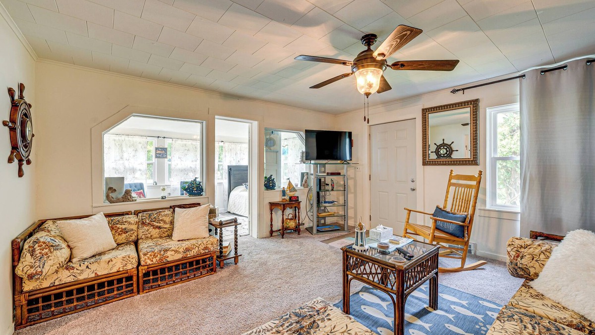 Powers Lake House | Powers Lake Home w/Patio - 9 Mi to Lake Geneva!