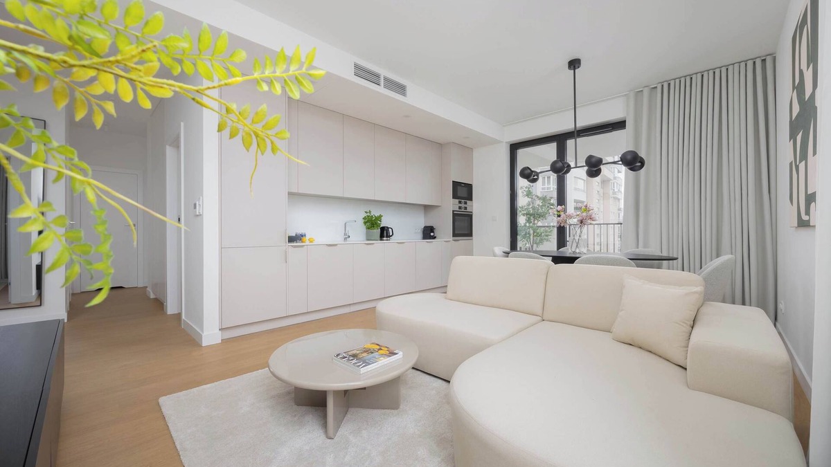 Mokotow Apartment | Powsińska 27 | Warsaw | Luxury Apartment | Air Conditioning | Balcony