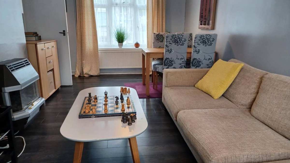 East Dunstable House | Poynters House - Huku Kwetu (Luton)
