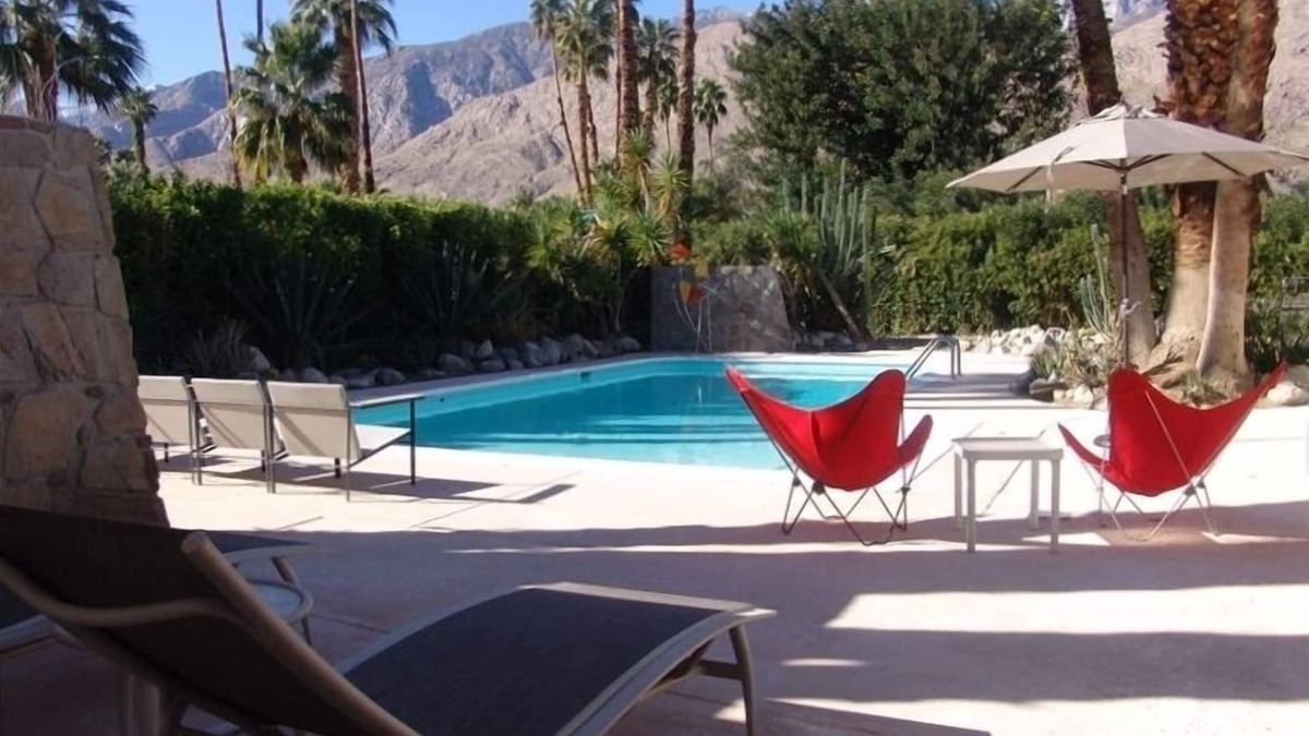 Deepwell Estates House | Pozo Profundo. A Mountain View Mid-Century Classic With Pool And Spa