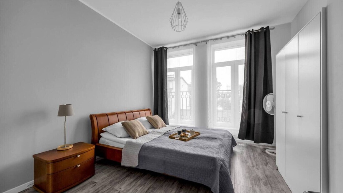 Grochow Apartment | Praga Apt - 45m2, French Balcony - by Rentujemy