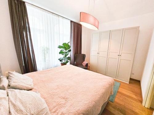 Zizkov Apartment | Prague Atmosphere - Modern Flat with Balcony