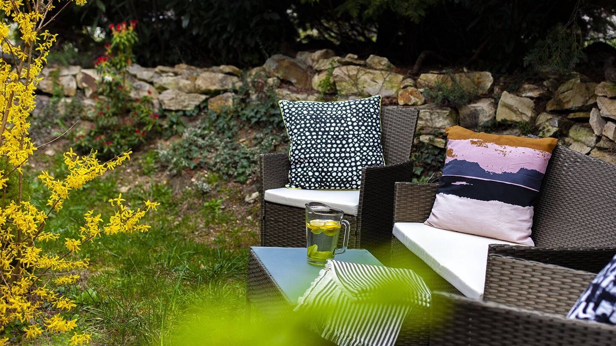 Brevnov Apartment | Prague Castle Apartment with garden
