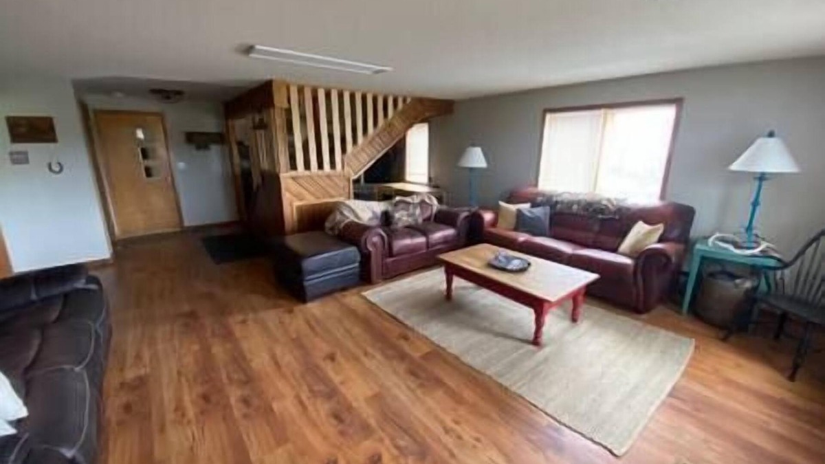 Vandalia House | Prairie Breaks Ranch & Guesthouse