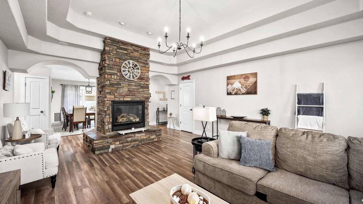 Post Falls House | Prairie Falls Retreat: Modern Home in Post Falls