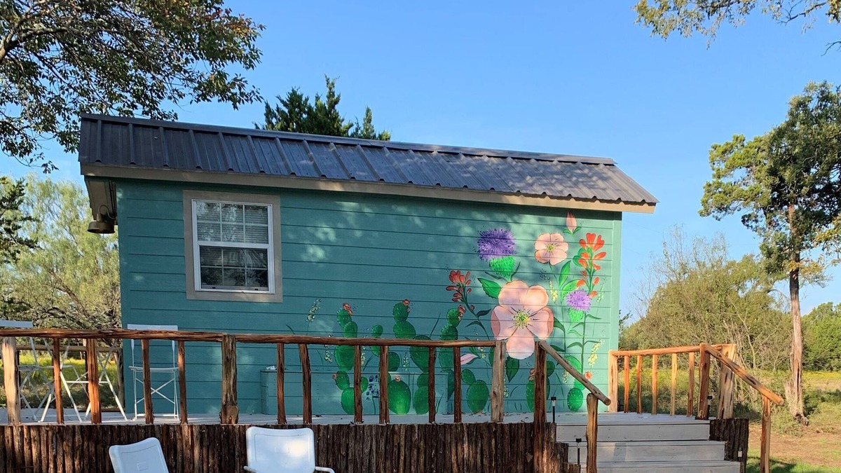 Rainbow Cabin | Prairie Rose Tiny House at Brazos House Retreat