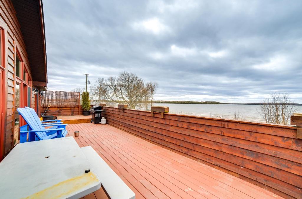 Garden House | Prairie-Style Home on Garden Bay with Deck and Hot Tub