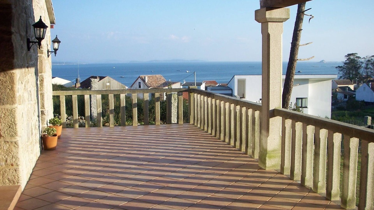 Aguino Villa | PRECINCT HOUSE CLOSED TO 100 METERS FROM THE BEACH