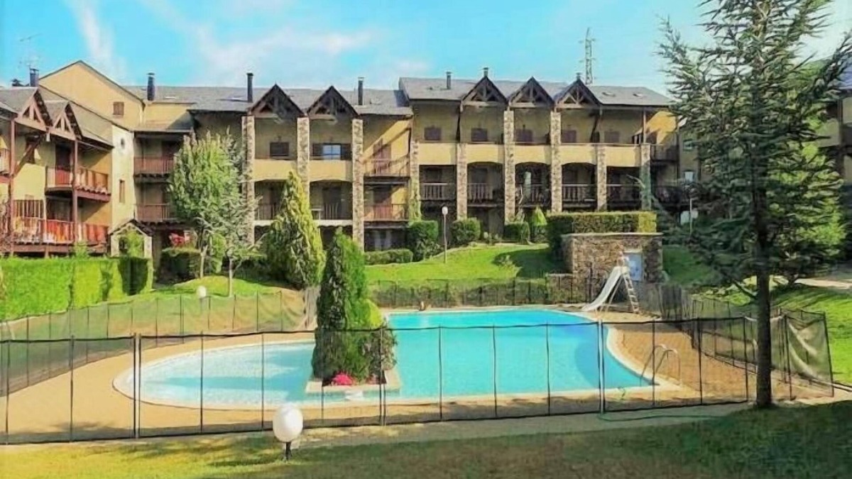 Caldegas Villa | Preciosa casa con jardín y piscina