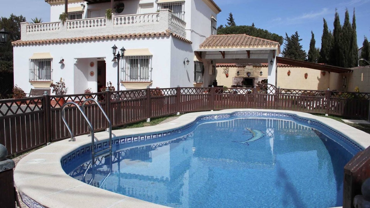 Hozanejos Ski Chalet | Precioso Chalet con Maximas Comodidades Cerca de la Ciudad y Playas de la Zona