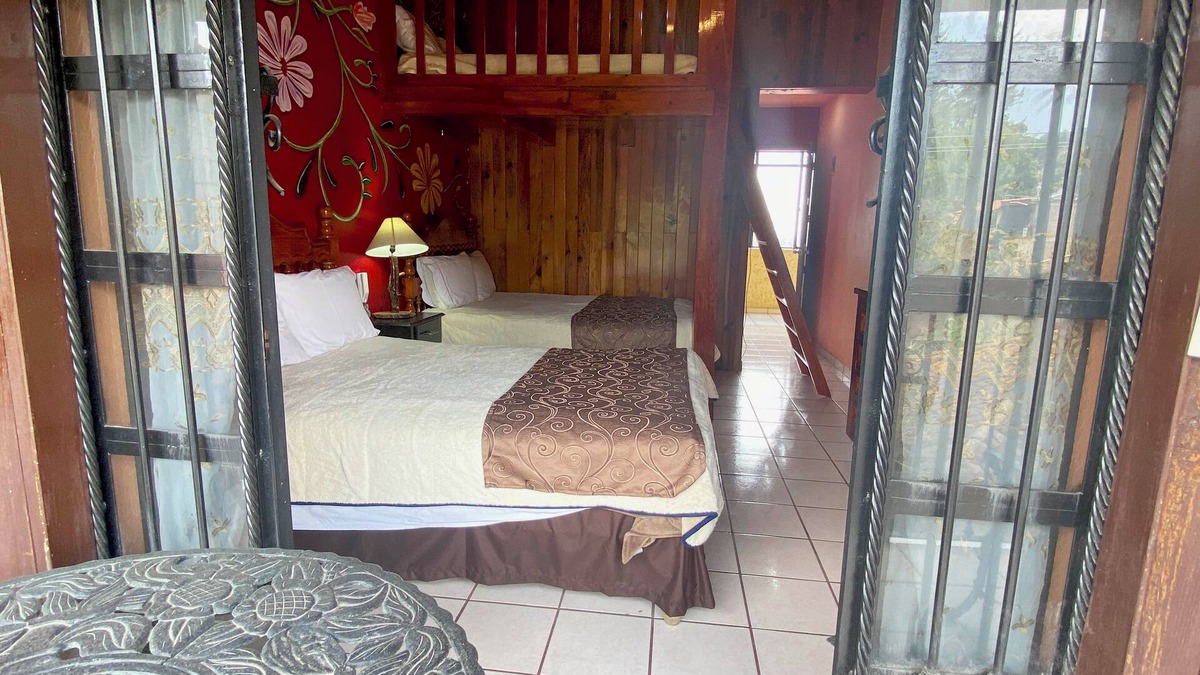 Mazamitla Apartment | Precioso Cuarto Familiar con Balcón en el Centro