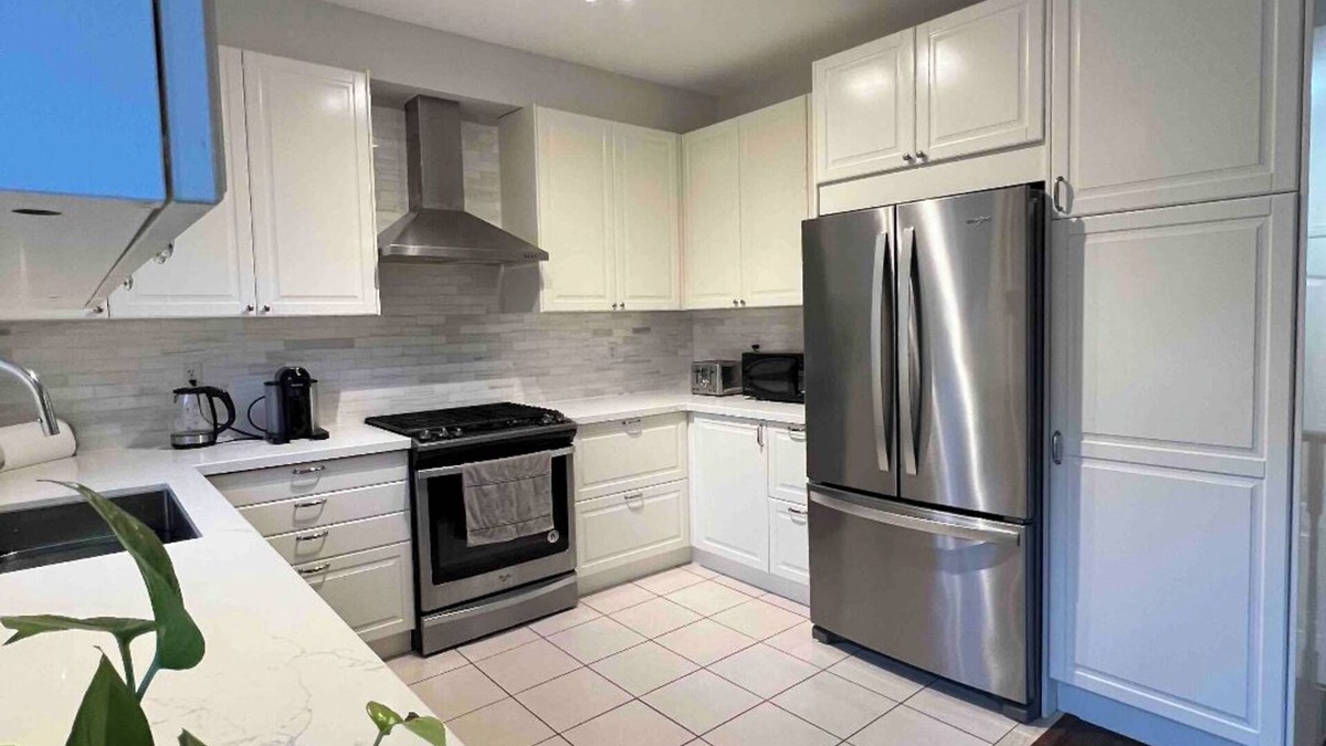 Richmond Hill House | Precious family friendly 4 bd , mins walk to wilcox lake.
