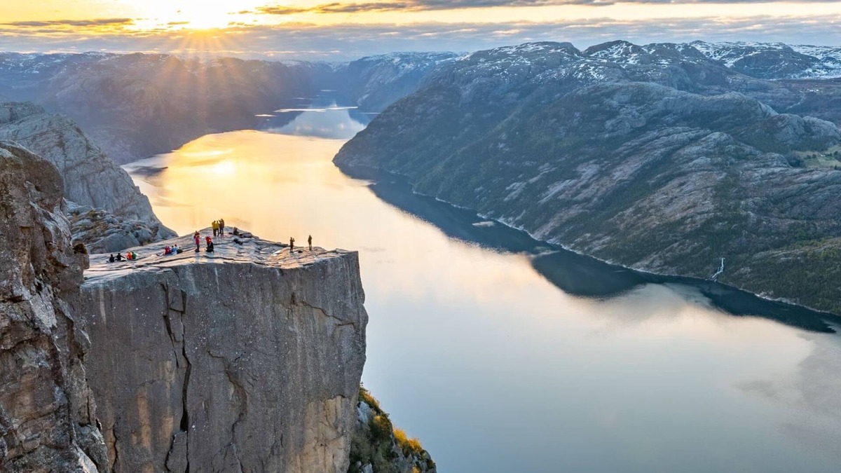 Sandnes Apartment | Preikestolen (The Pulpit Rock) Gateway