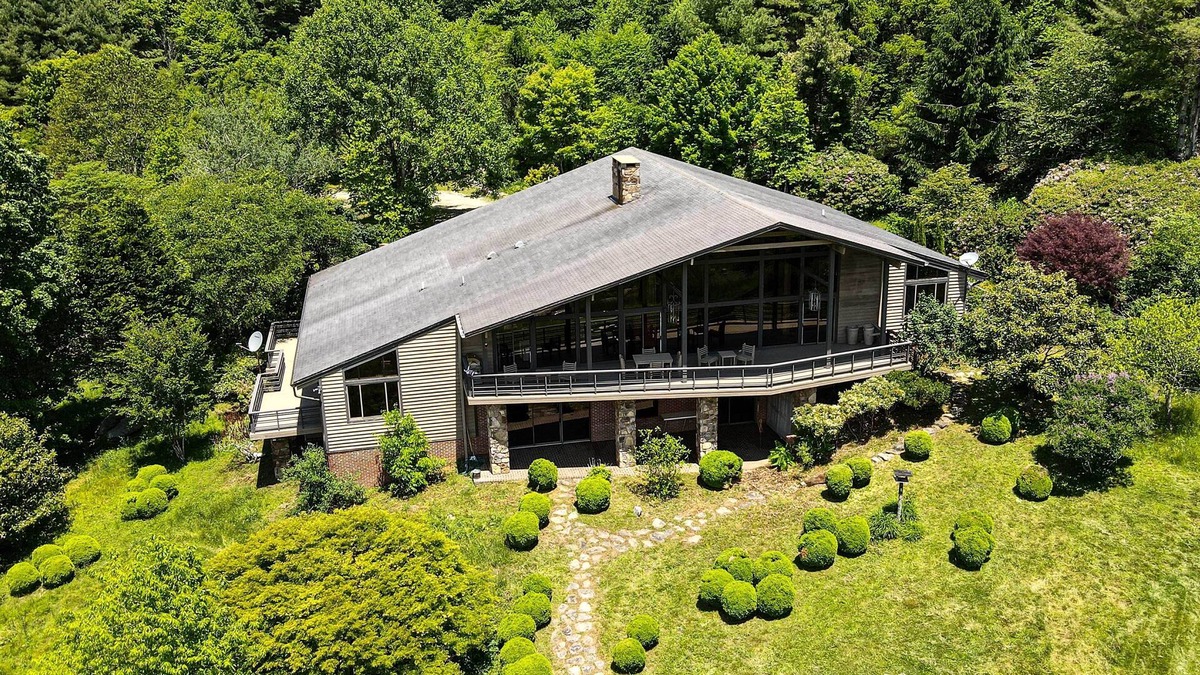 Independence House | Premier Appalachian Living w/ Panoramic Mtn Vistas