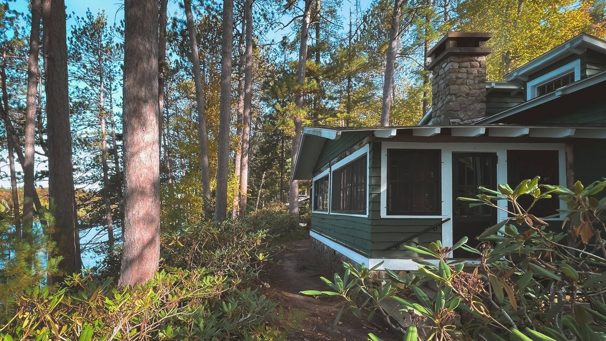 Meacham House | Premier Cabin 1 with Lake View