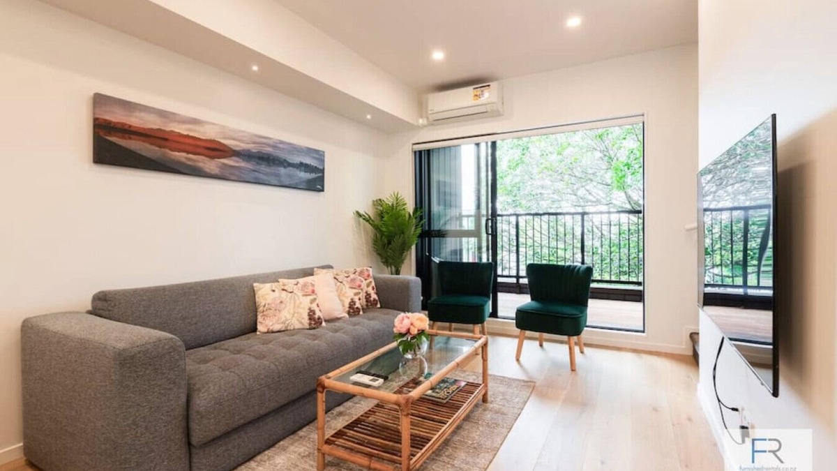 Epsom House | Premier Epsom Townhouse