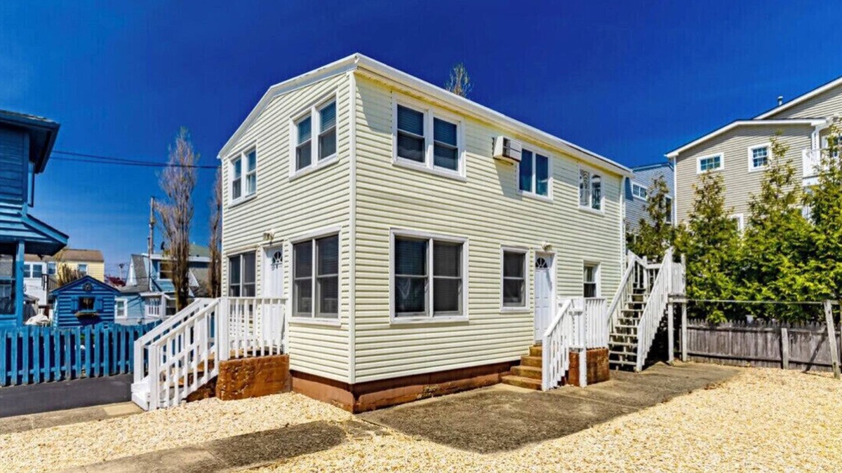 Ortley Beach House | PREMIER HOST-4 BR SEASIDE PARK DUPLEX One Short Block to Beach, Kit, Liv Room