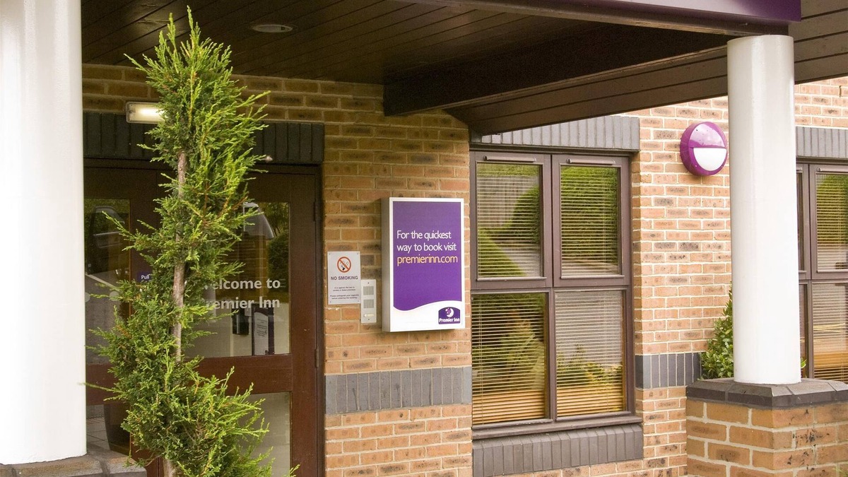 Whelpley Hill Hotel | Premier Inn Hemel Hempstead West