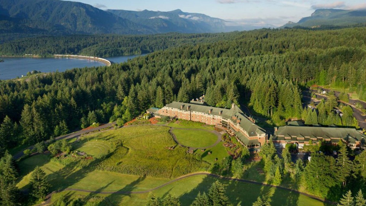 Stevenson Apartment | Premier Room w/views of the Columbia River Gorge
