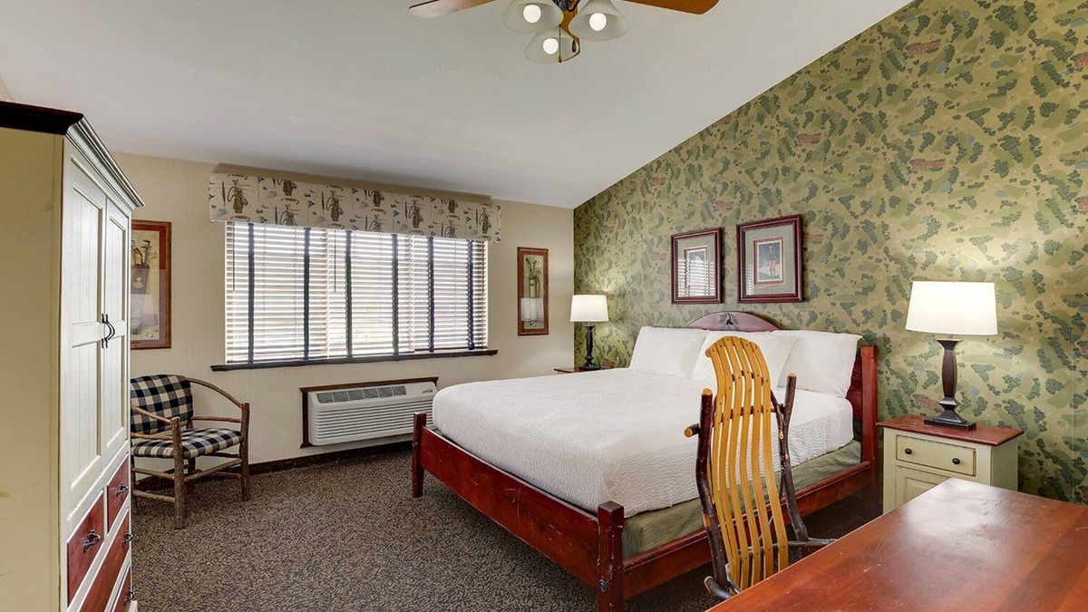 Columbia Hotel | Premier Suite w/Whirlpool and Fireplace! Stoney Creek Columbia, Pool