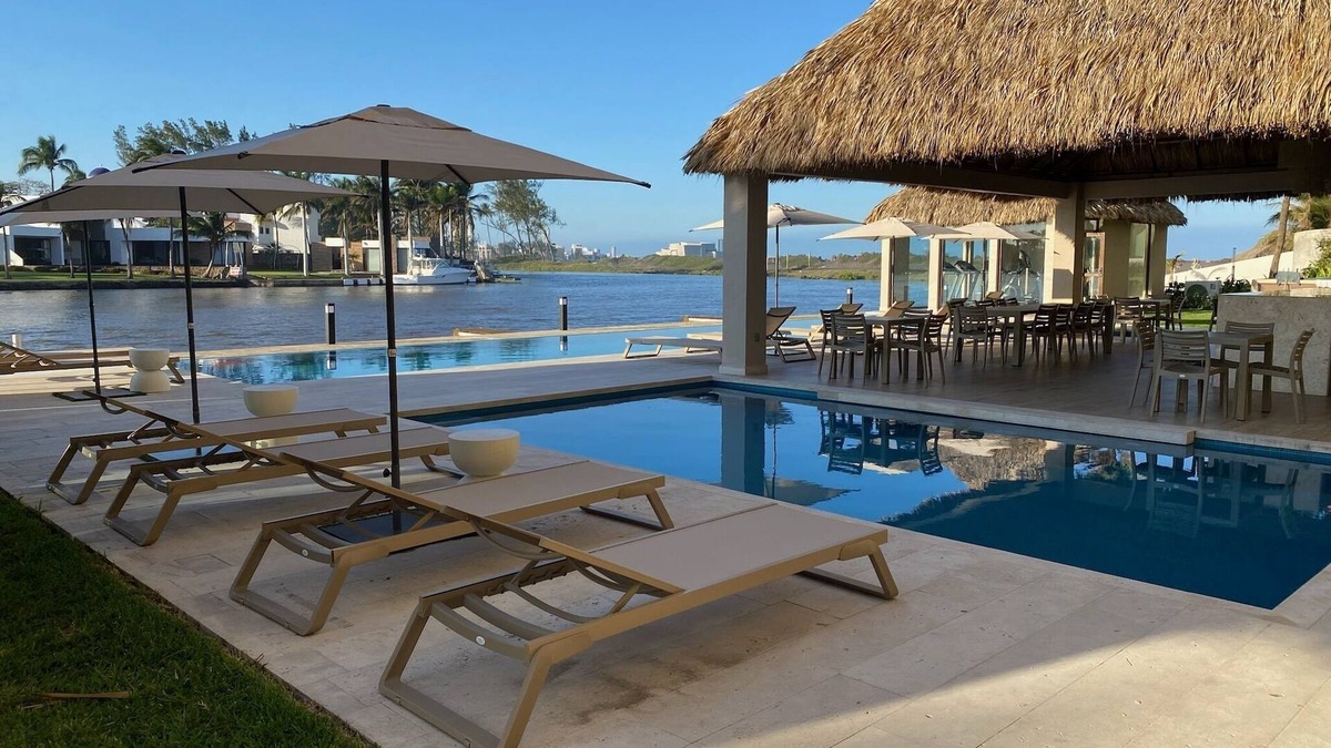 Boca del Rio Apartment | Premium 2-BED/2-BTHR Aprt with AC, WiFi, 3 pools, in fabulous Playas del Conchal