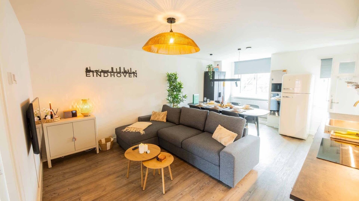 Stratum Apartment | Premium 70m2 Two-Bedroom Apartment - SD23H