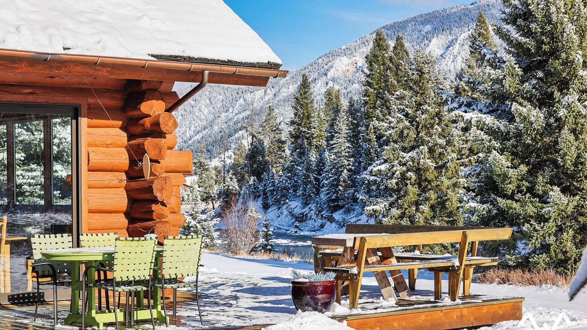 Gallatin Gateway Cabin | Premium and Luxury Comforts Surrounded by Unbeatable Scenery!