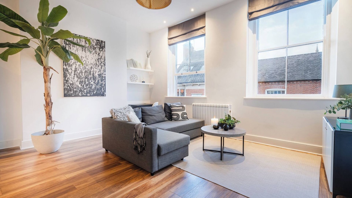 Leicester City Centre Apartment | Premium City Centre Stay - Families/Groups, free travel cot, Smart Tv&Netflix