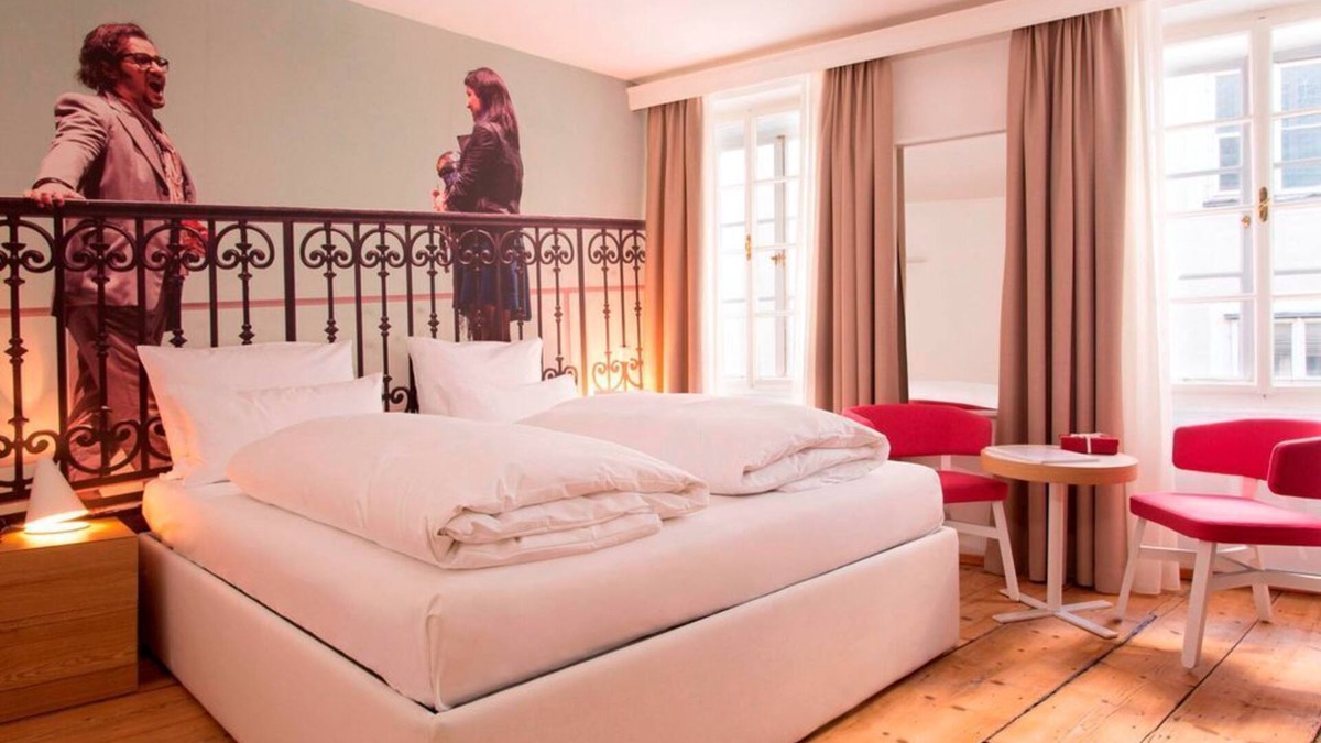 Altstadt House | Premium Double Room Single Use - Small Luxury Hotel Goldgasse