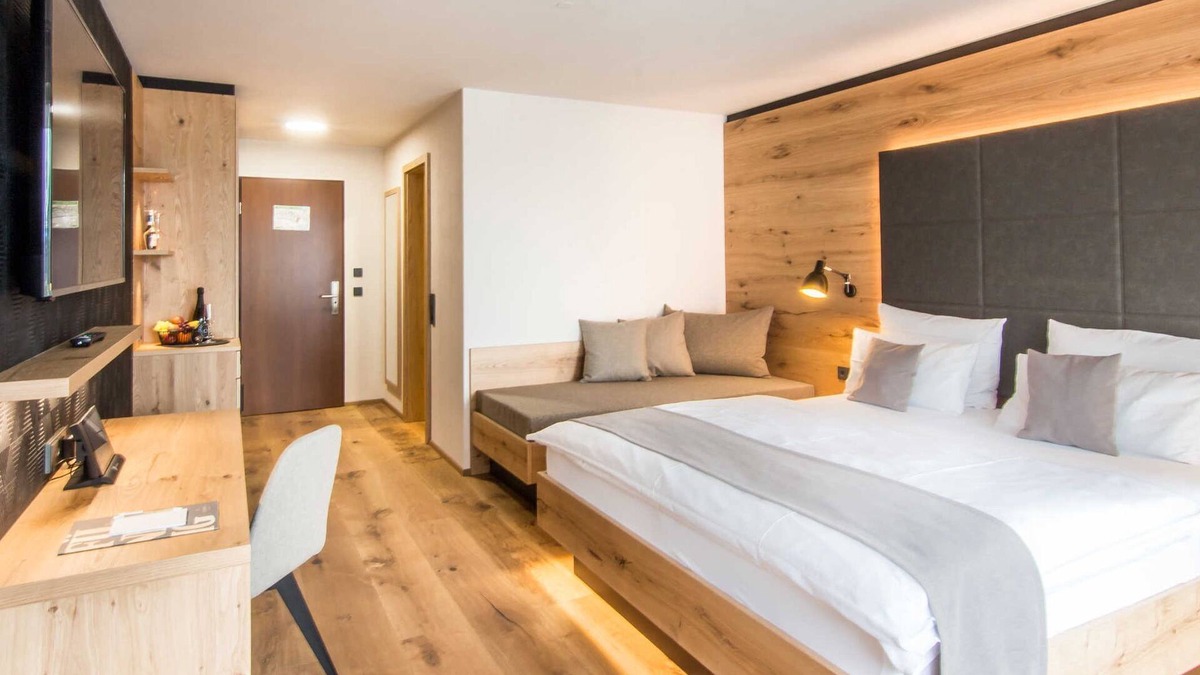 Markdorf Ski Chalet | Premium double room - Wirthshof 4* hotel | Chalets by Lake Constance