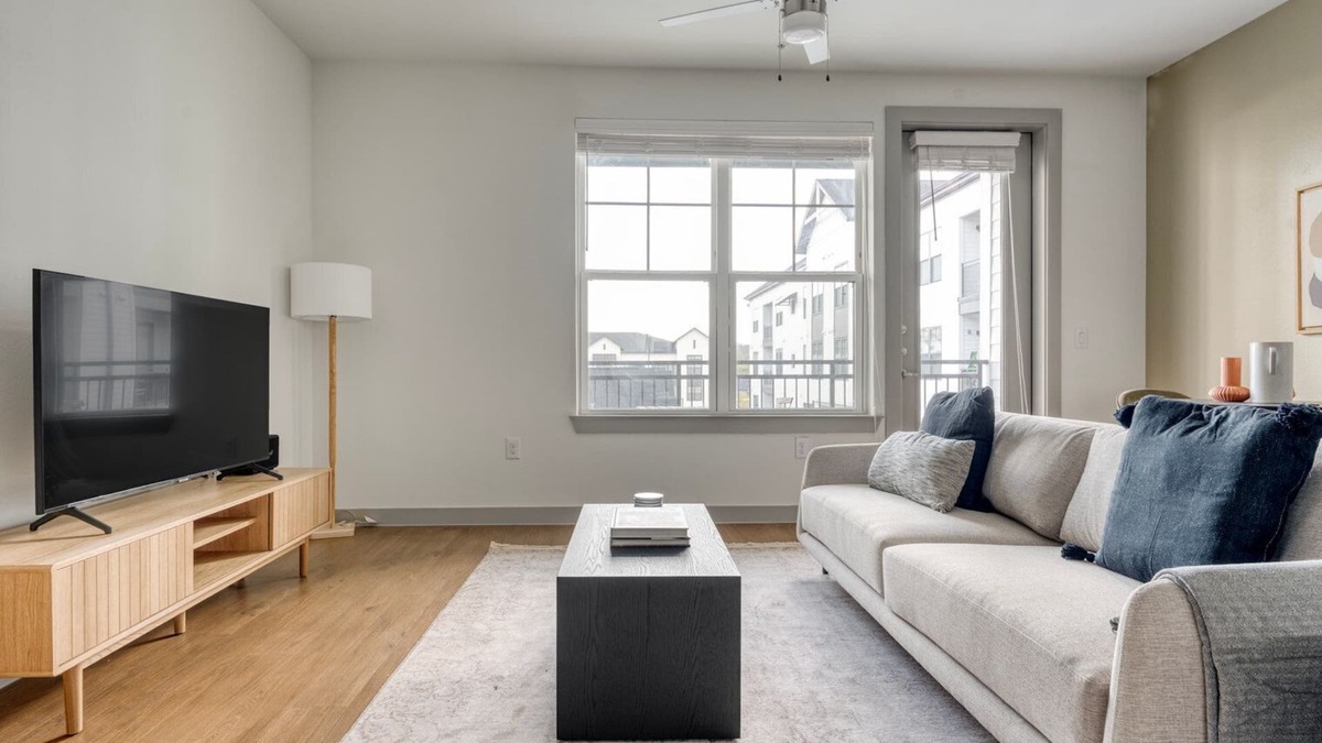 Knollwood On The Colorado River Apartment | Premium East Austin 1BR w/ Pool, Gym & W/D, nr downtown, by Blueground