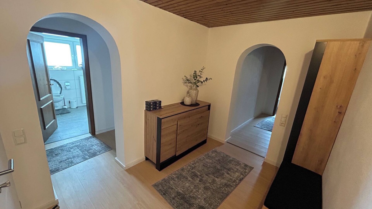 Schaafheim Apartment | Premium Furnished 120 m² Villa Apt - Quiet, Well-Connected Location