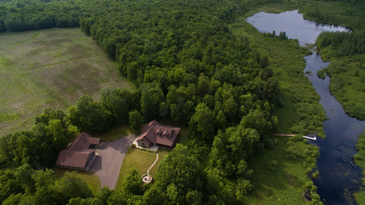 Rusk County Cabin | Premium Home On 600+ Private Wooded Acres W Private Lake Access On Scenic Hill