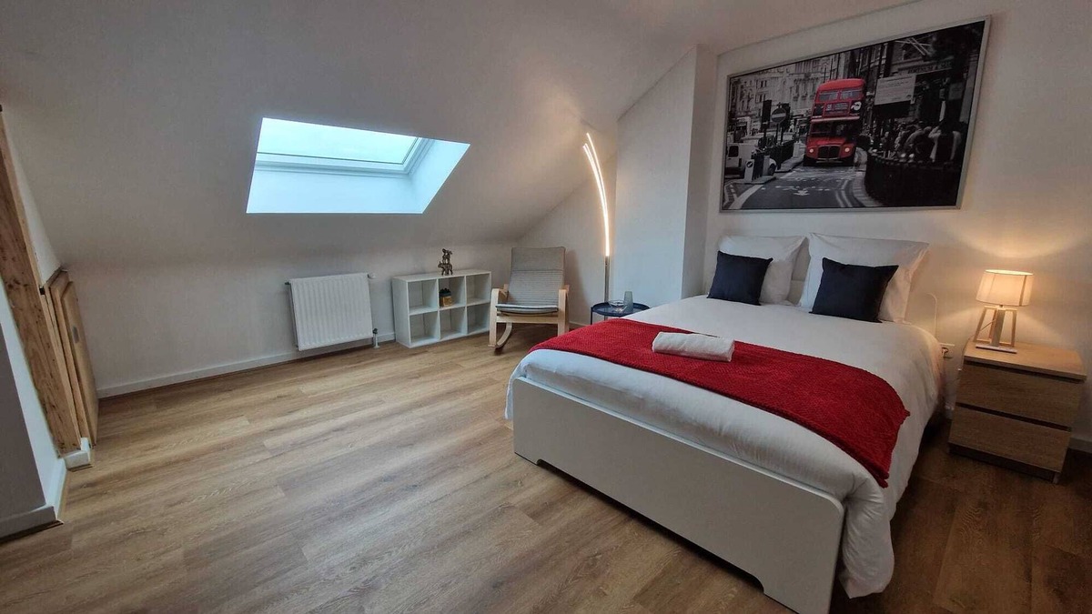 Hettange-Grande Villa | Premium Room 6 London