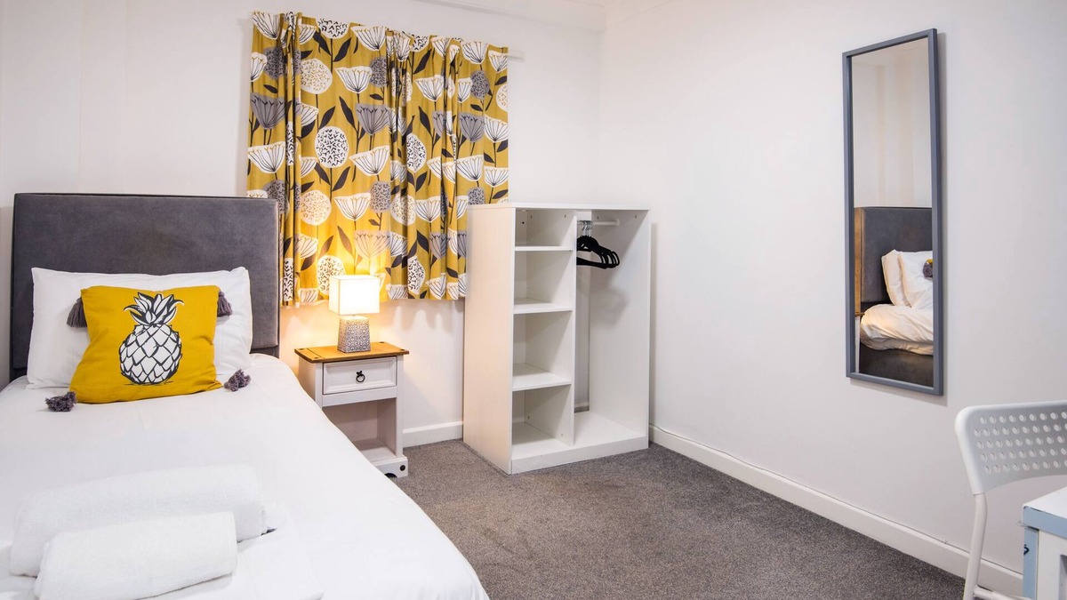 Taunton Hotel | Premium Single Ensuite at Royal Ashton Town House