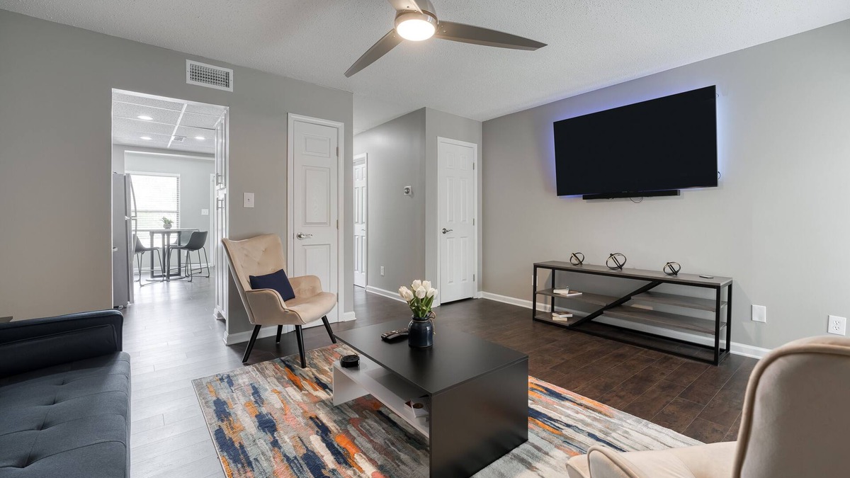 Peachtree Corners House | Premium Townhome w/2 King Beds & Luxury Bathrooms