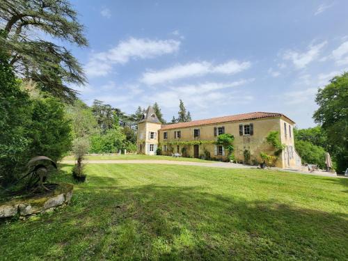 Jegun Bed & Breakfast | Presbytère d'Arpentian