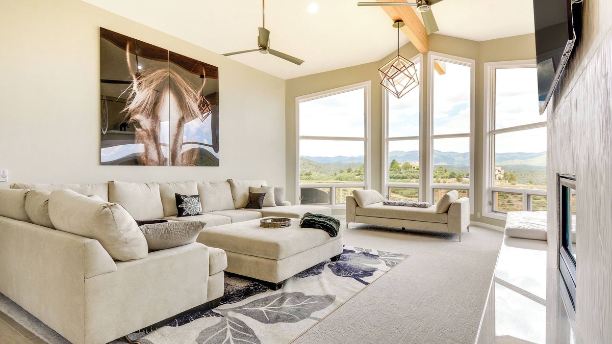 Lynx Mountain View Estates House | Prescott Gem: Hot Tub & Mtn Views, 7 Mi to Dtwn