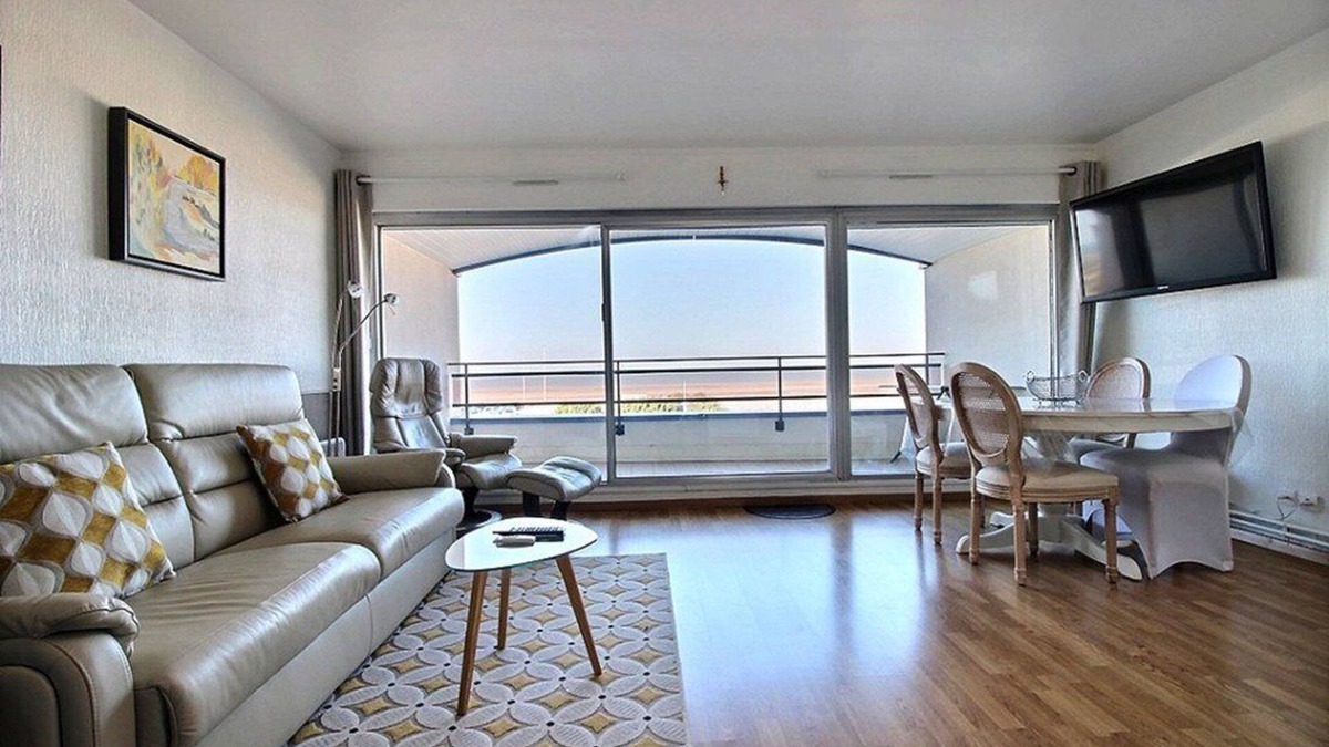 Le Touquet-Paris-Plage Apartment | PRESI 22A01: Studio cabin sea view, residence Le Président, for 2 to 4 people, in LE TOUQUET