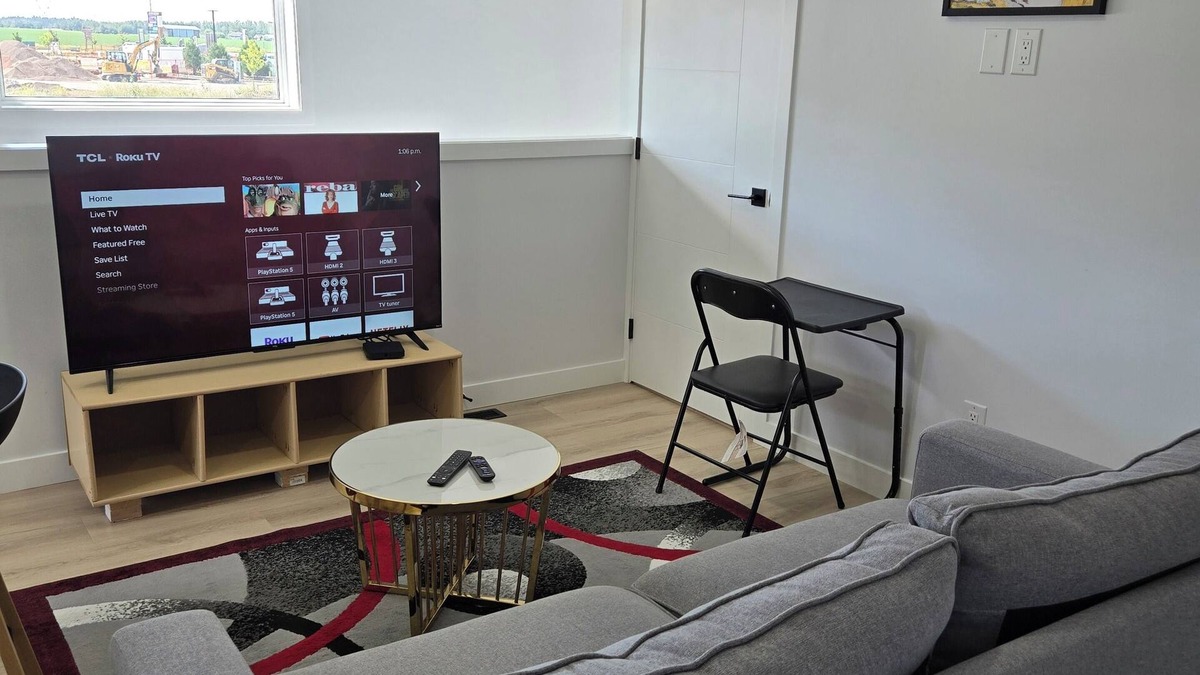 Southwest Edmonton House | President's Choice: Guest Garage Suite