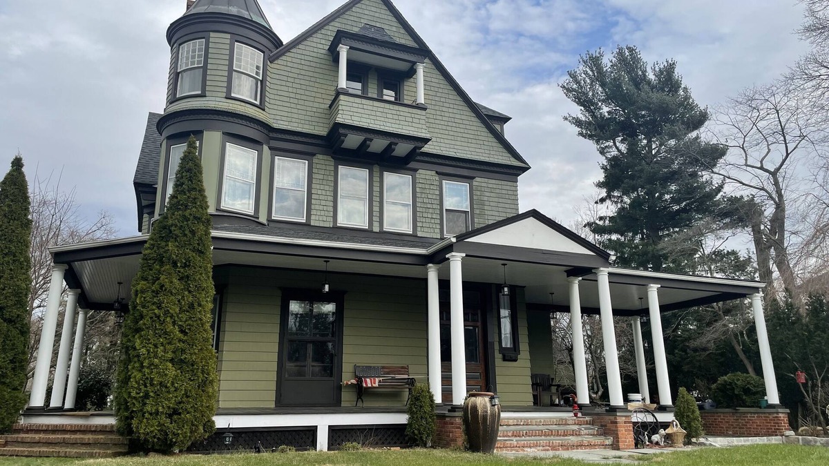 Oyster Bay House | Presidential Victorian Mansion
