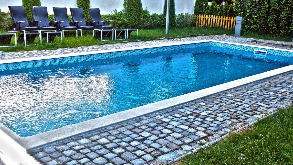 Trakata Apartment | Prestige deluxe suite - apartment in luxury building with swimming pool