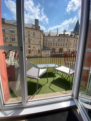 Les Iles Apartment | Prestige Romantique "Comme a Venise" avec terrasse sur la Moselle en plein centre historique du quartier des îles de Metz - parking inclus - CHANGEMENT DE GESTIONNAIRE