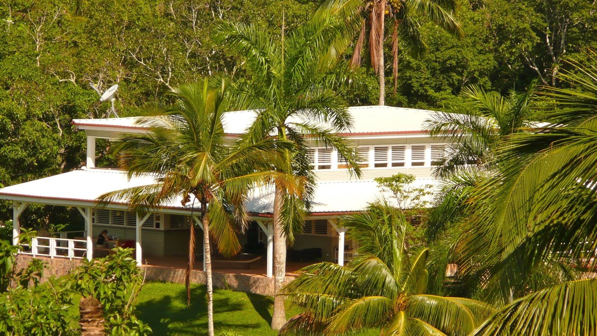 El Callejon House | PRESTIGE VILLA INTO A 80 ACRES PRIVATE PARK