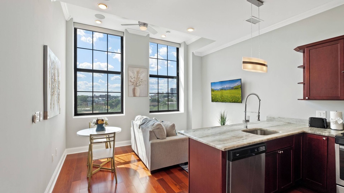 Olde Kensington Apartment | Prestigious 1BR w/Rooftop Pool