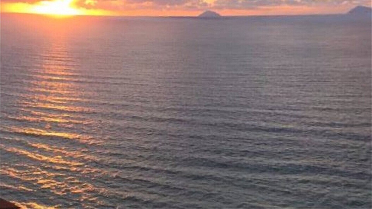 Piraino Apartment | Prestigious penthouse suspended over the sea