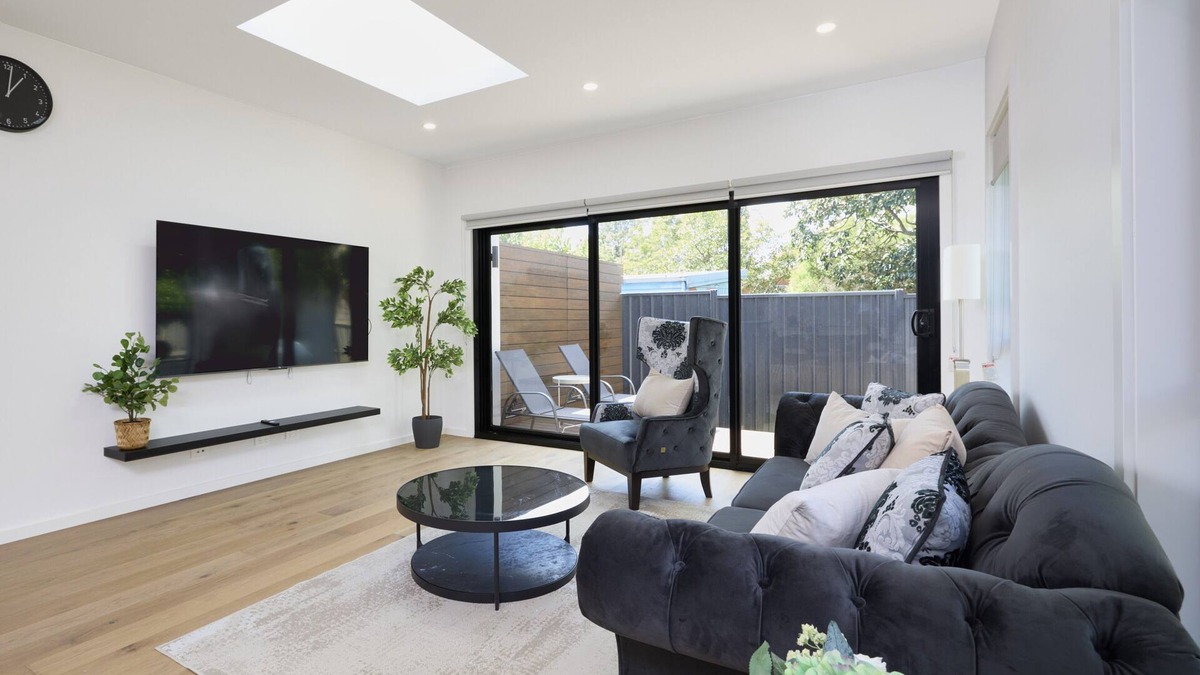 Preston House | Preston Northcote Mod Lux Townhouse 5 bed 5 bath